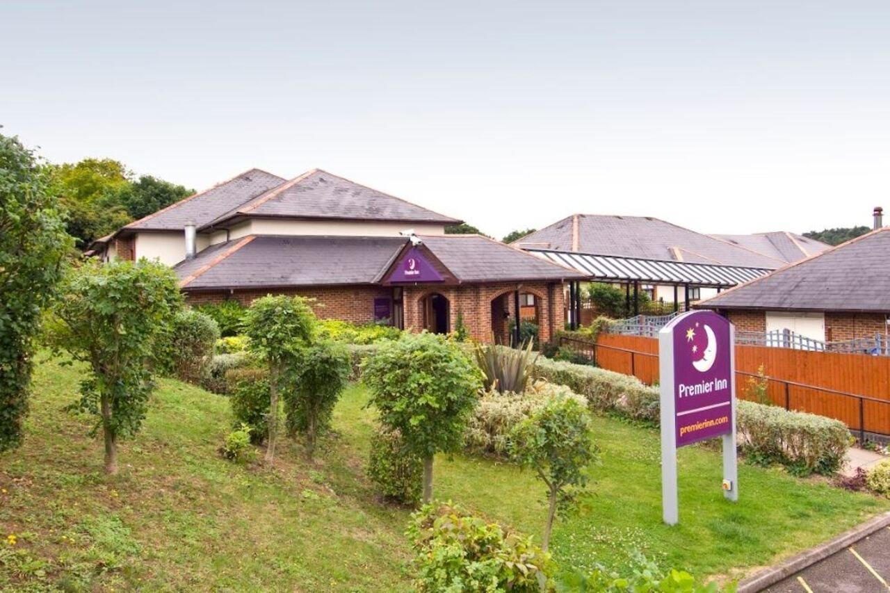 Premier Inn High Wycombe/Beaconsfield Exterior photo