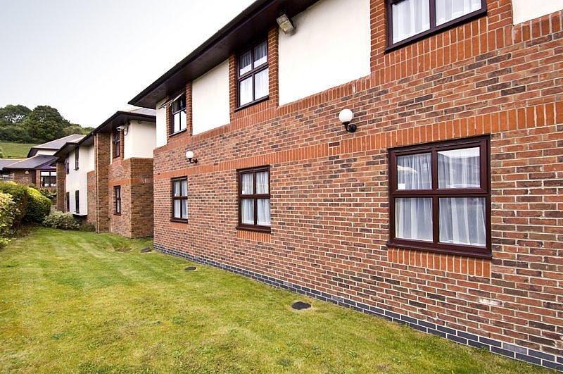 Premier Inn High Wycombe/Beaconsfield Exterior photo