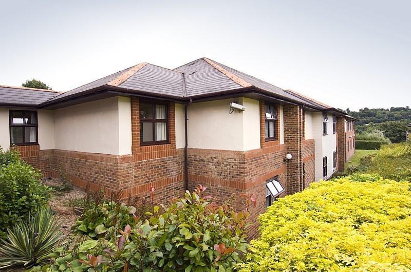 Premier Inn High Wycombe/Beaconsfield Exterior photo