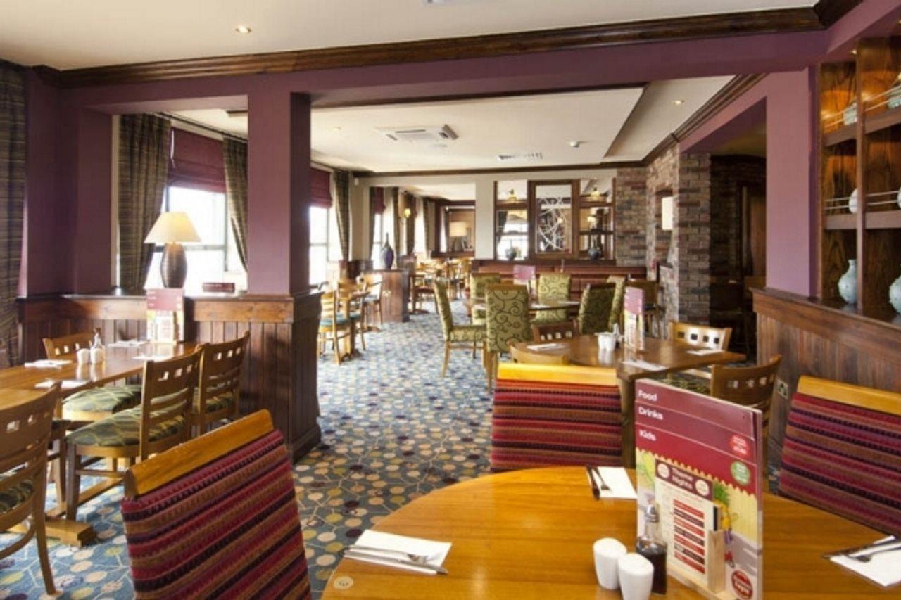 Premier Inn High Wycombe/Beaconsfield Exterior photo