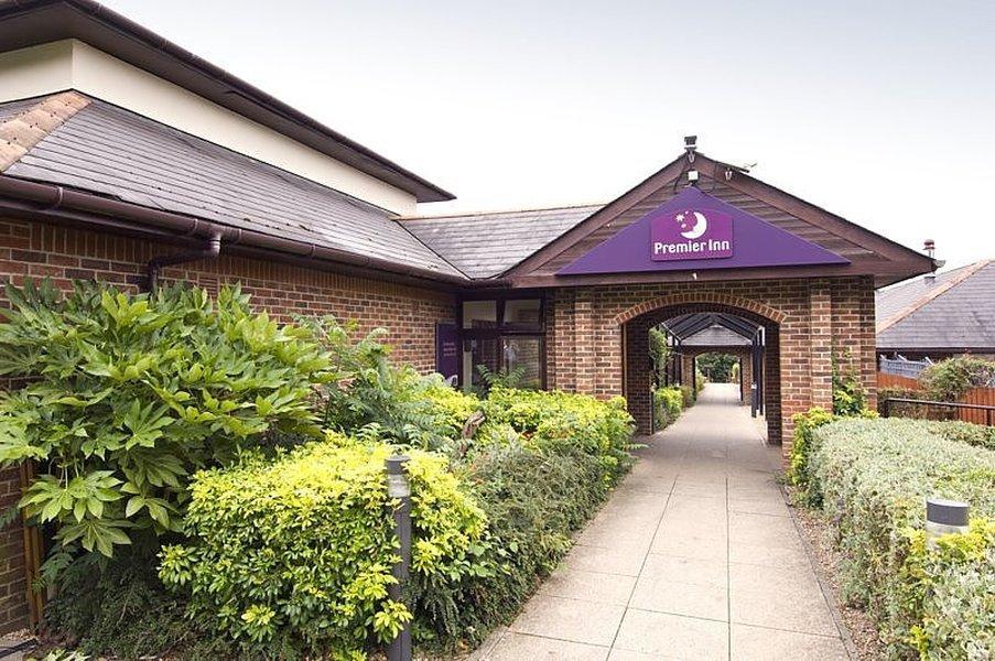 Premier Inn High Wycombe/Beaconsfield Exterior photo
